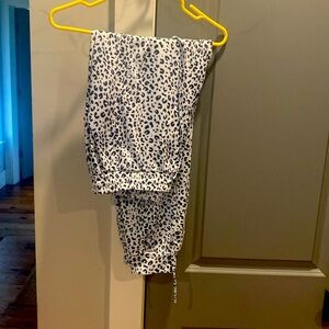 Comfy lounge joggers.